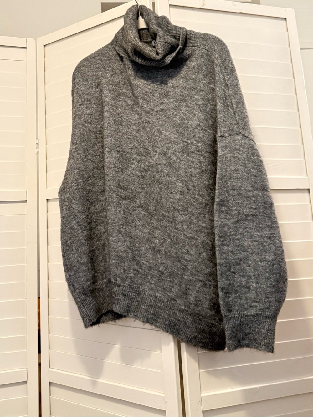 Zara Grey Turtleneck Sweater - Cozy Knit Pullover medium